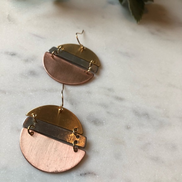 The Hudson - Triple Layered Earrings - Picture 6 of 6